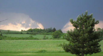 20 Twitter accounts to follow to stay tornado aware