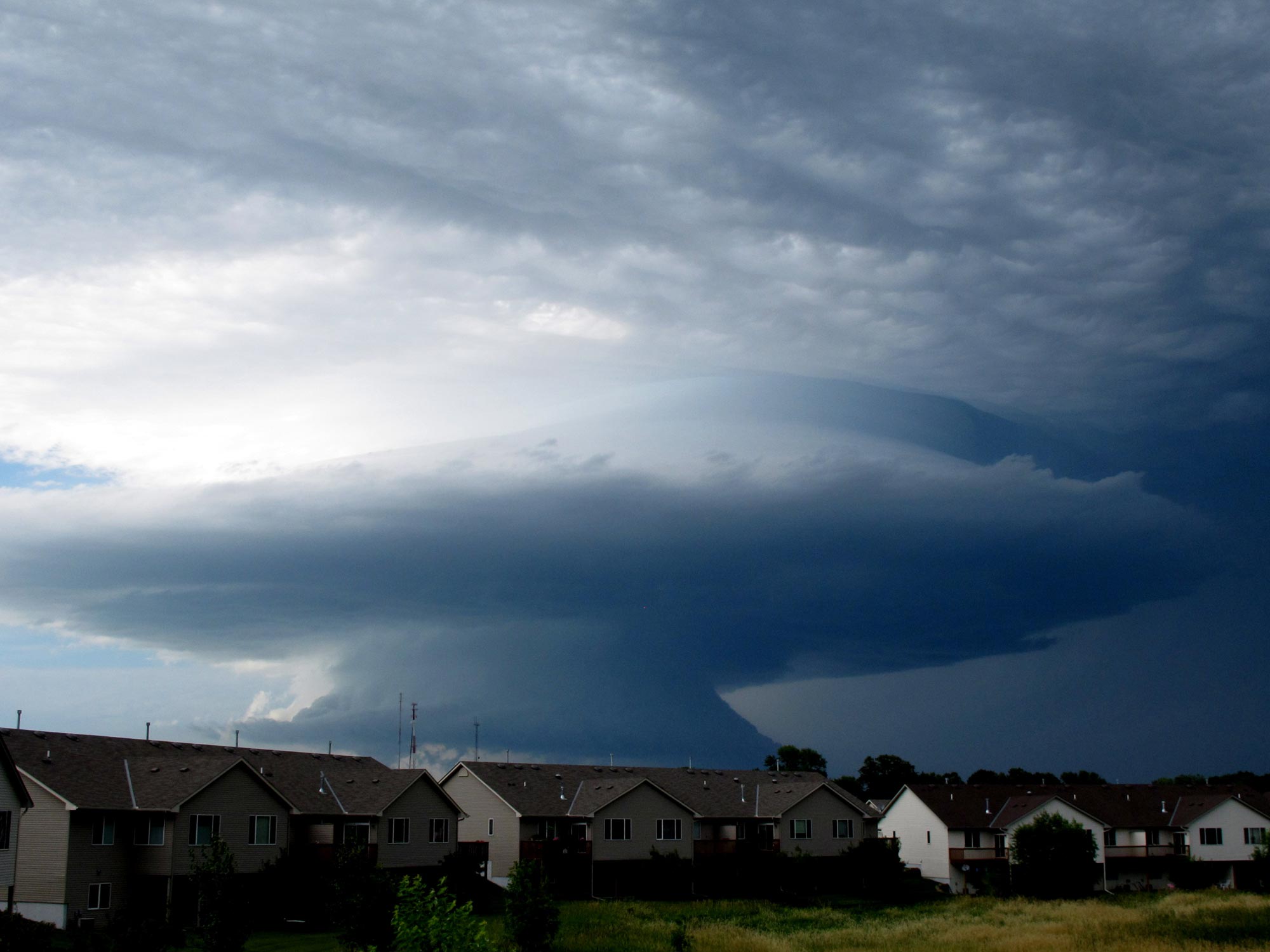 How does El Nino, La Nina or La Nada impact the following tornado season?