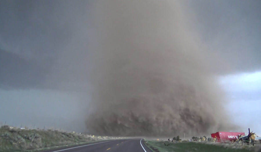 Tornado of the week: A tall and dusty twister near Wray, Colorado on May 7, 2016